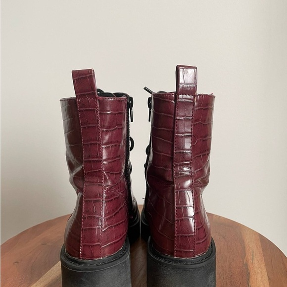 Burgundy Croc-Embossed Combat Boots with Chunky Sole size 6 - Picture 5 of 9